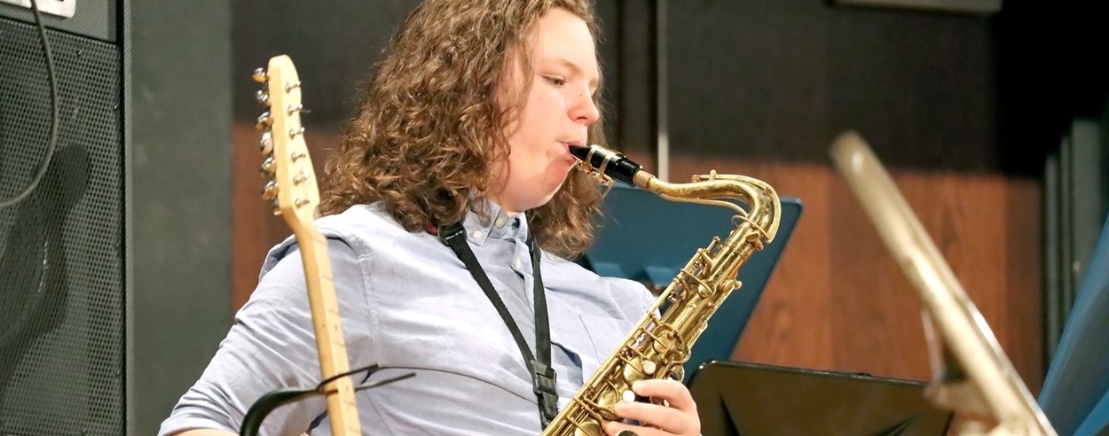 Student playing sax (12/2021)