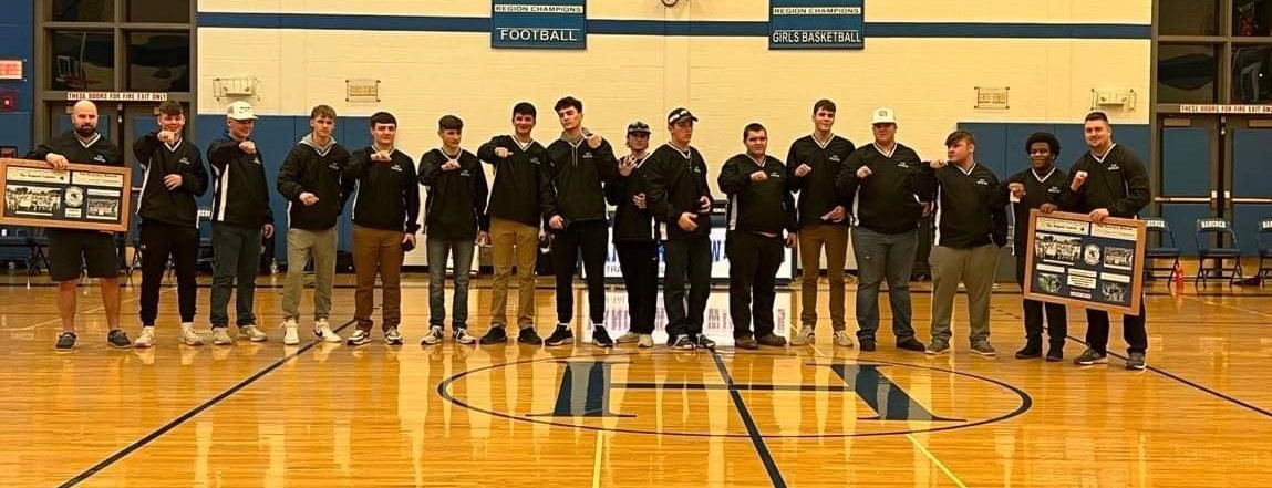 DH Baseball Team celebrates 2022 state win with championship rings
